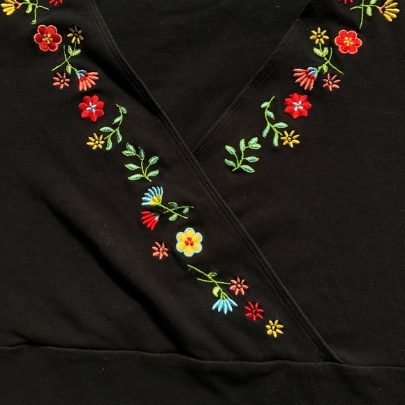 Floral shirt crosses at front - Picture 2 of 2